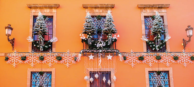 Decorations on the side of a building in Tenerife